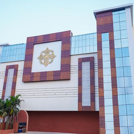 Hotel Middleton Nxt Μπουμπάνεσβαρ Εξωτερικό φωτογραφία