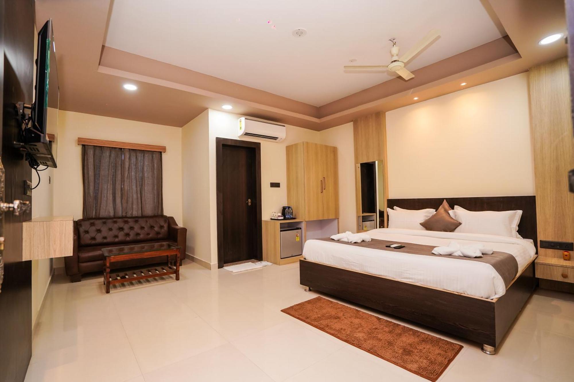 Hotel Middleton Nxt Μπουμπάνεσβαρ Εξωτερικό φωτογραφία