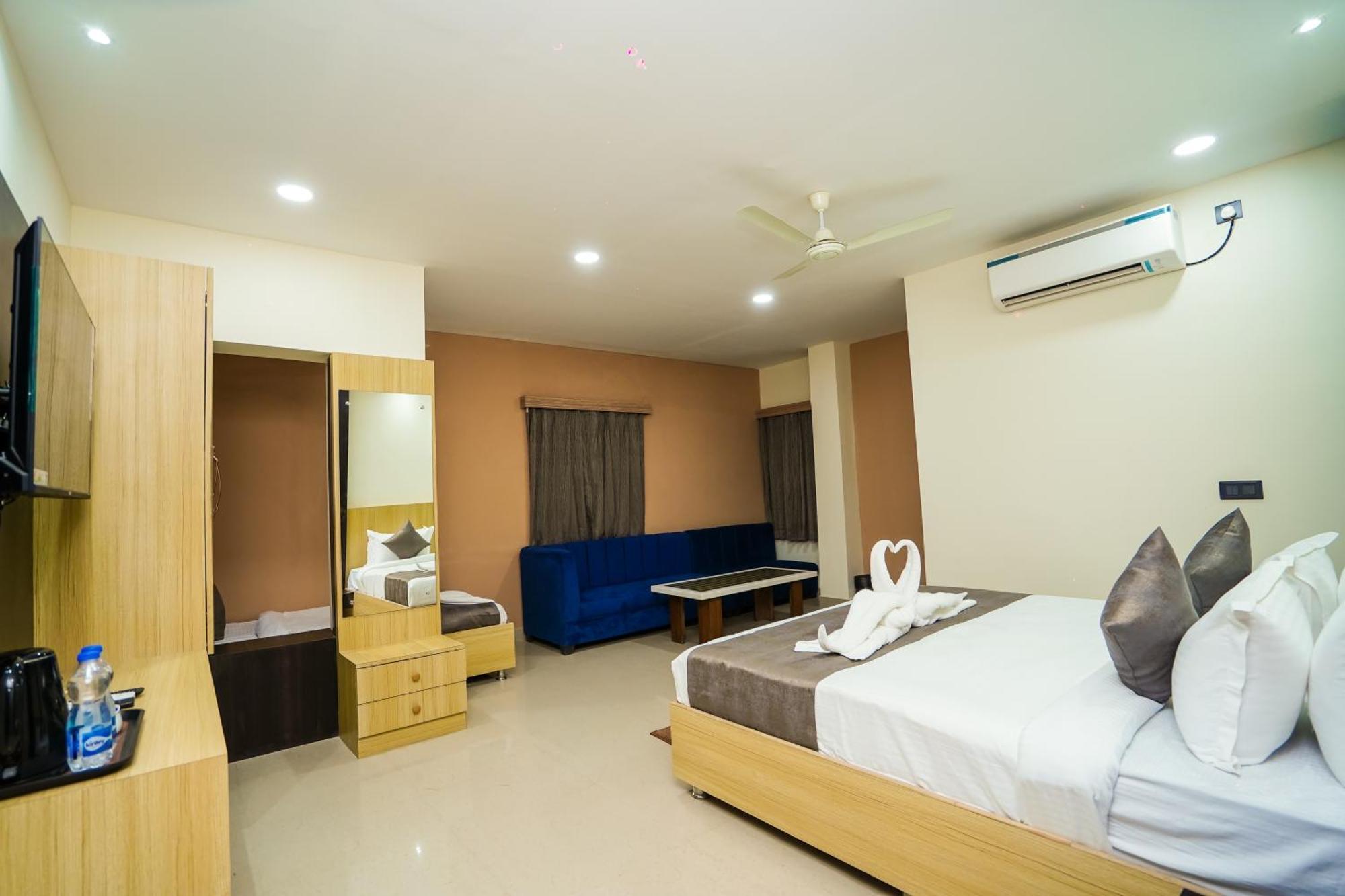 Hotel Middleton Nxt Μπουμπάνεσβαρ Εξωτερικό φωτογραφία