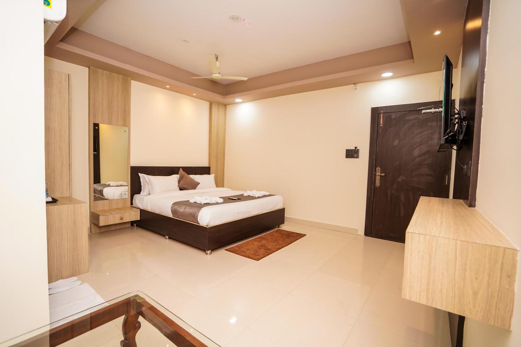 Hotel Middleton Nxt Μπουμπάνεσβαρ Εξωτερικό φωτογραφία